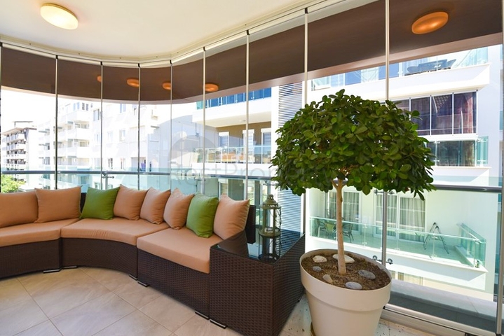 Квартира планировкой 1+1 на Клеопатре