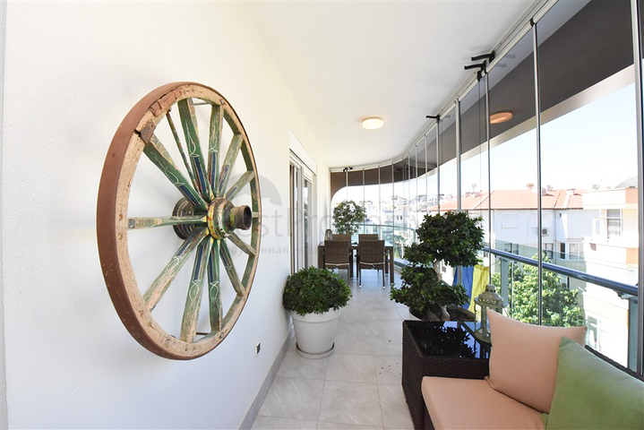 Квартира планировкой 1+1 на Клеопатре