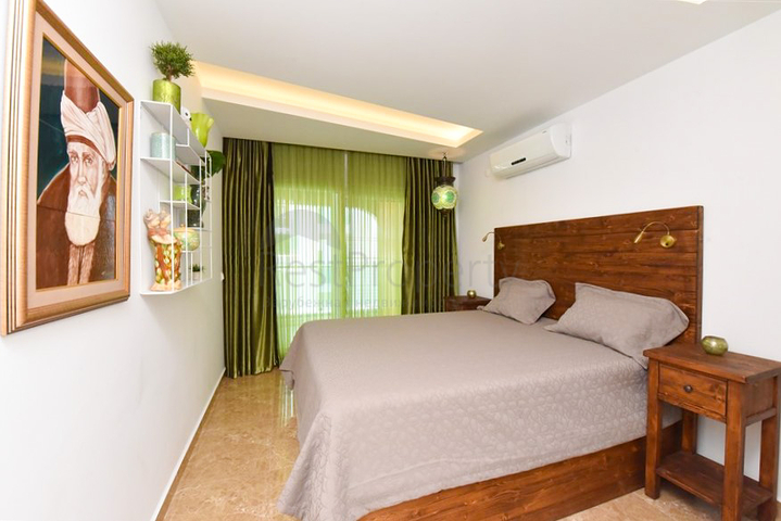 Квартира планировкой 1+1 на Клеопатре