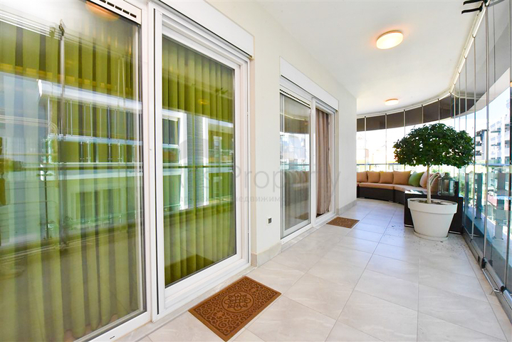 Квартира планировкой 1+1 на Клеопатре