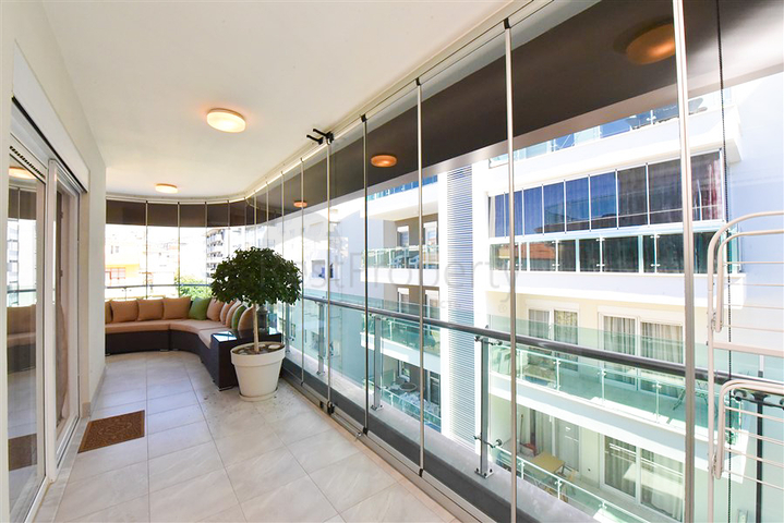 Квартира планировкой 1+1 на Клеопатре