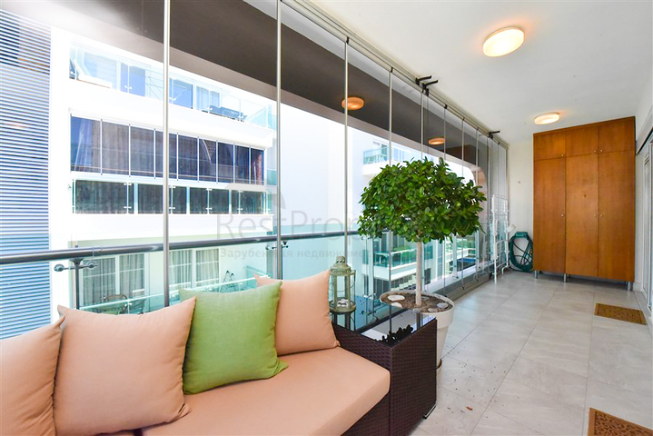 Квартира планировкой 1+1 на Клеопатре