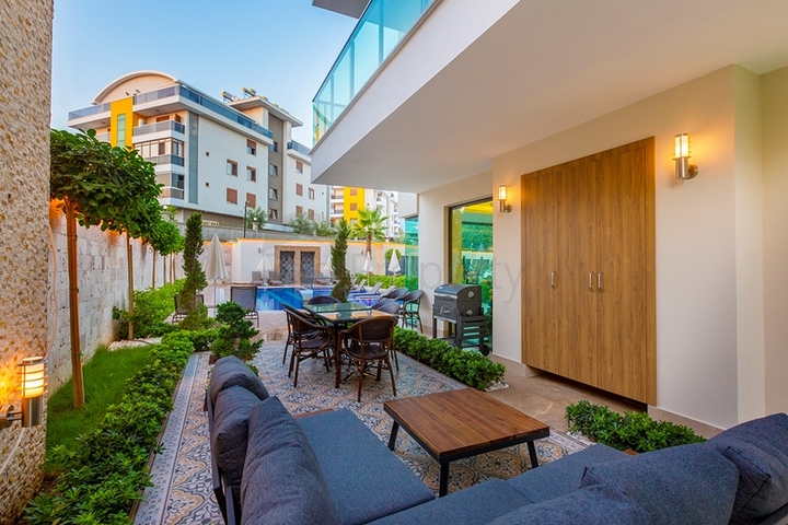 Пентхаус 4+1 в районе Оба