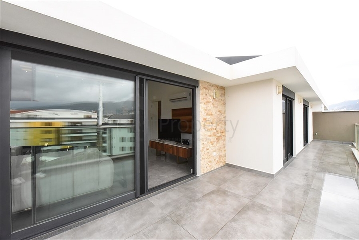 Пентхаус 4+1 в районе Оба