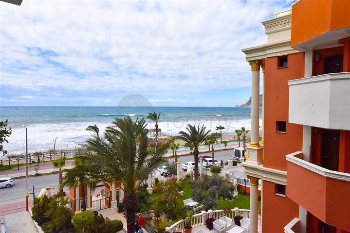 Квартира 1+1 на первой линии в комплексе с инфраструктурой в районе Оба