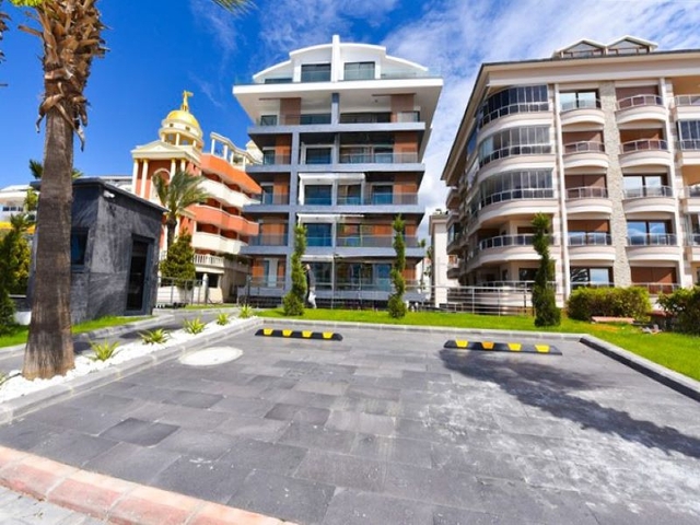 Меблированные апартаменты в 20 м от моря планировкой 1+1 в районе Оба