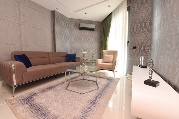 Меблированные апартаменты в 20 м от моря планировкой 1+1 в районе Оба