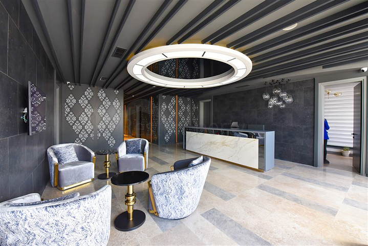 Меблированные апартаменты в 20 м от моря планировкой 1+1 в районе Оба