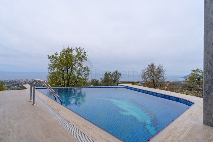 Вилла 4+1 в районе Махмутлар 