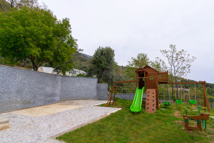 Вилла 4+1 в районе Махмутлар 