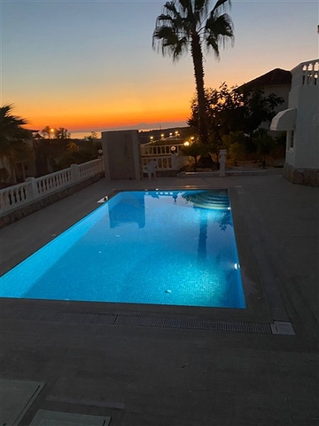 Вилла 3+1 с видом на море в районе Инжекум