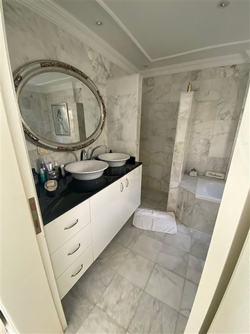 Вилла 3+1 с видом на море в районе Инжекум