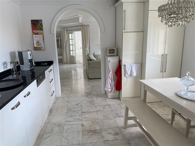 Вилла 3+1 с видом на море в районе Инжекум