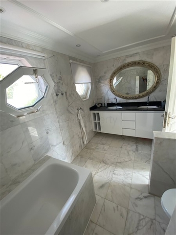 Вилла 3+1 с видом на море в районе Инжекум