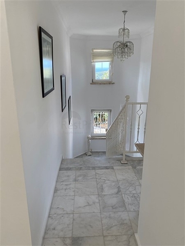 Вилла 3+1 с видом на море в районе Инжекум