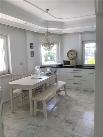 Вилла 3+1 с видом на море в районе Инжекум