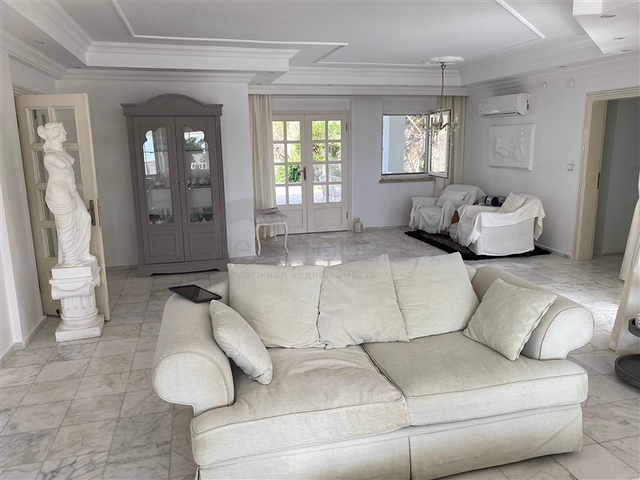 Вилла 3+1 с видом на море в районе Инжекум