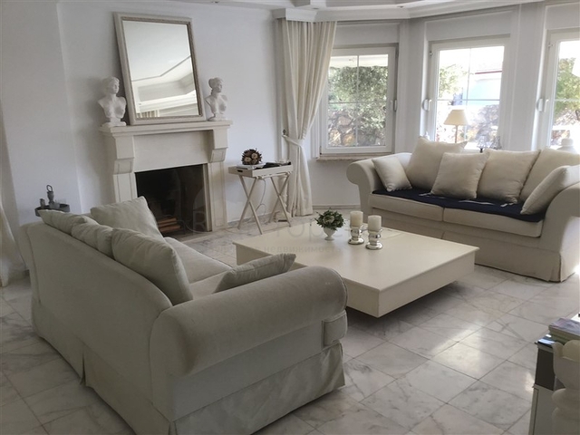 Вилла 3+1 с видом на море в районе Инжекум