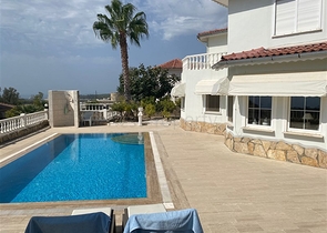 Вилла 3+1 с видом на море в районе Инжекум