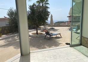 Вилла 3+1 с видом на море в районе Инжекум