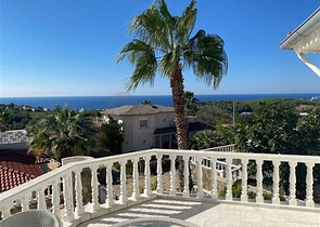 Вилла 3+1 с видом на море в районе Инжекум