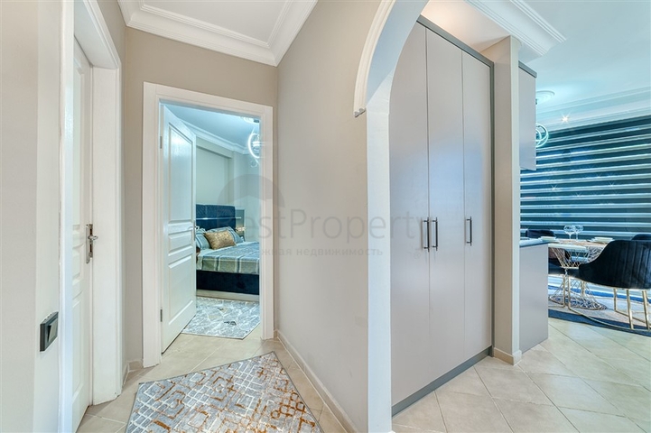 Квартира в 500 м до моря от собственника планировкой 1+1 в районе Тосмур  