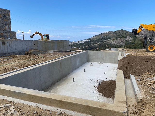 Камменые виллы  с видом на море и на историческую "Пиратскую" деревню"