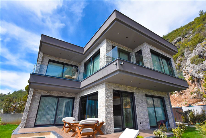 Вилла 4+1 с панорамным видом на море 