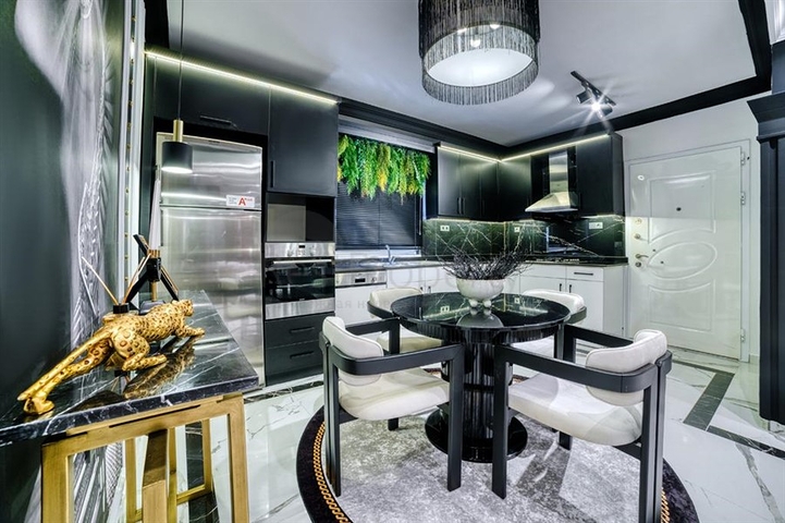 Пентхаус 3+1 с видом на море в центре Алании