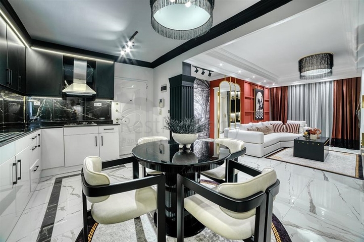 Пентхаус 3+1 с видом на море в центре Алании