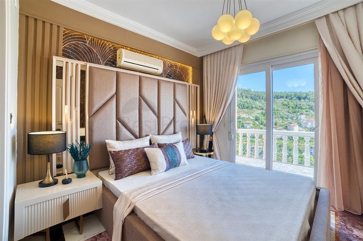 Пентхаус 3+1 с видом на море в центре Алании