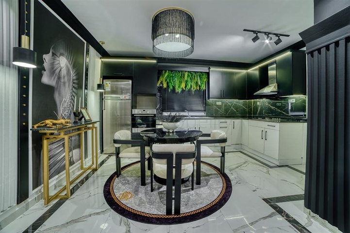 Пентхаус 3+1 с видом на море в центре Алании