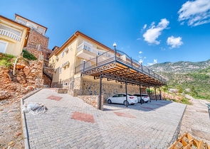 Пентхаус 3+1 с видом на море в центре Алании