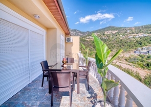 Пентхаус 3+1 с видом на море в центре Алании