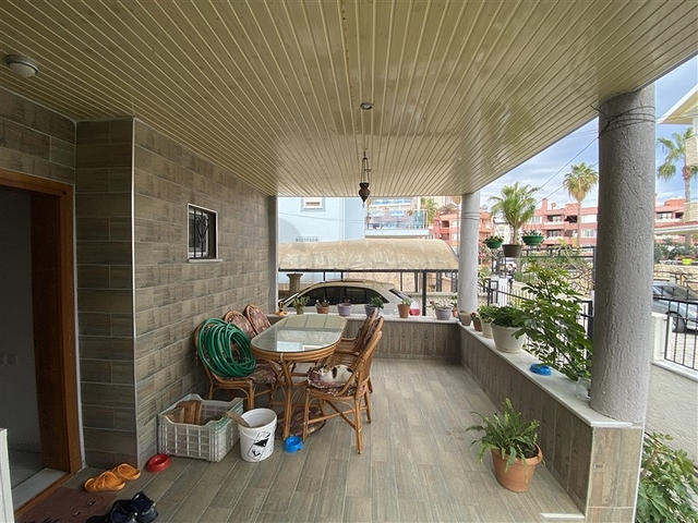 Просторная вилла 3+1 в 250м от моря в районе Конаклы