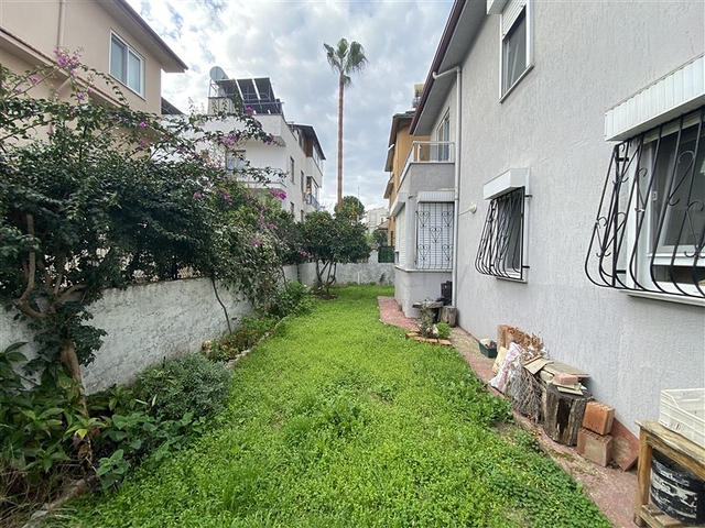 Просторная вилла 3+1 в 250м от моря в районе Конаклы