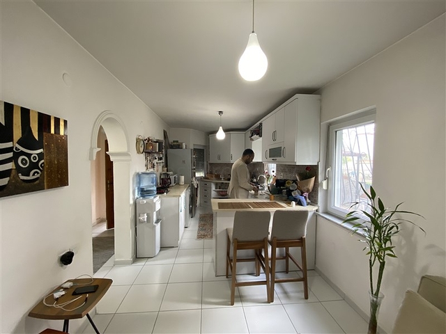 Просторная вилла 3+1 в 250м от моря в районе Конаклы