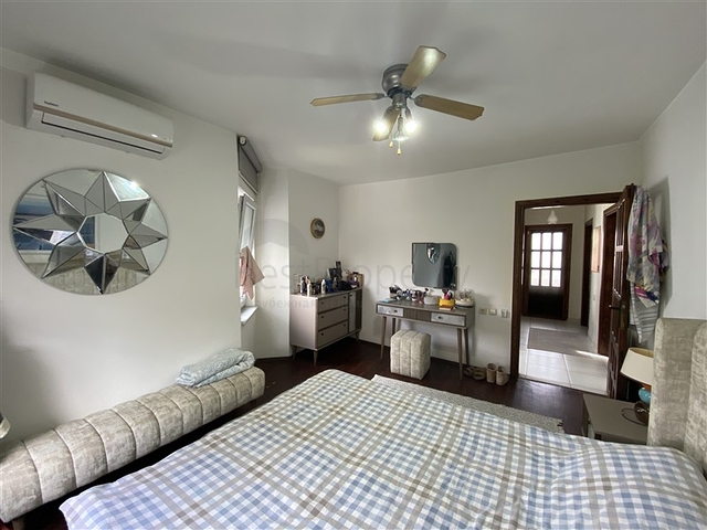 Просторная вилла 3+1 в 250м от моря в районе Конаклы