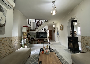 Просторная вилла 3+1 в 250м от моря в районе Конаклы