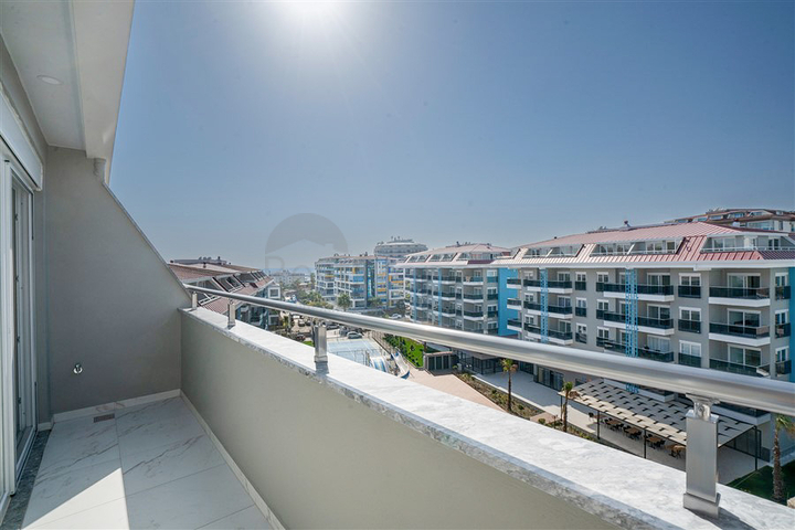 Пентхаус 2+1 в районе Кестель всего в 350 м от моря 