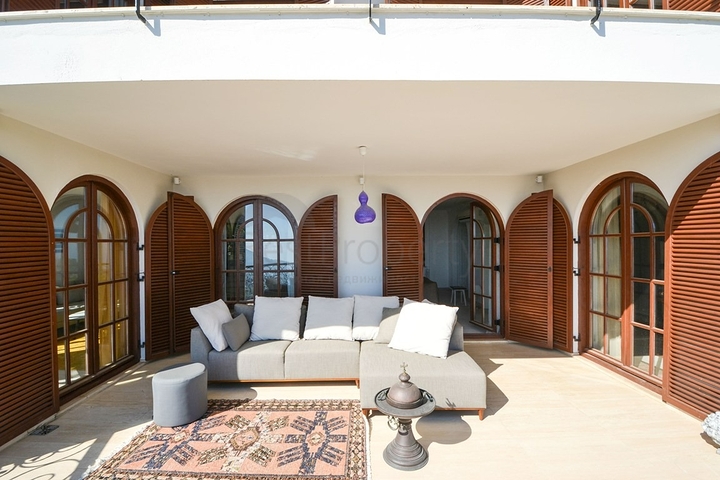 Вилла в средиземноморским стиле с панорамным видом. 