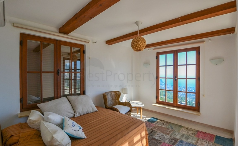 Вилла в средиземноморским стиле с панорамным видом. 