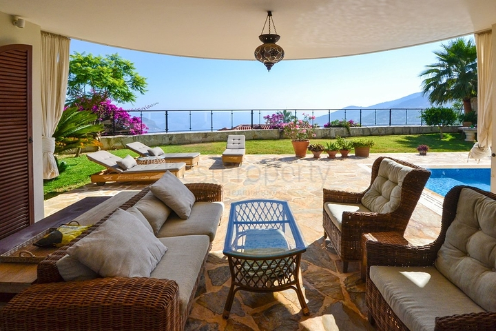 Вилла в средиземноморским стиле с панорамным видом. 