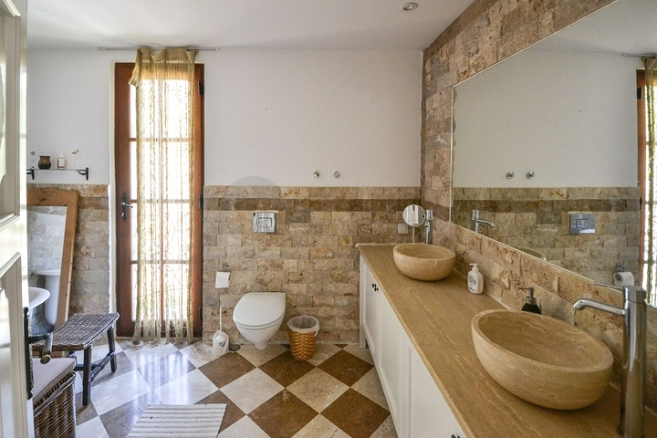 Вилла в средиземноморским стиле с панорамным видом. 