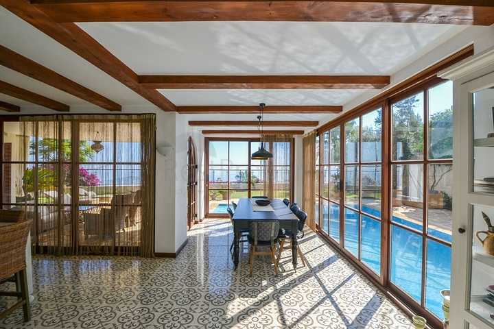 Вилла в средиземноморским стиле с панорамным видом. 