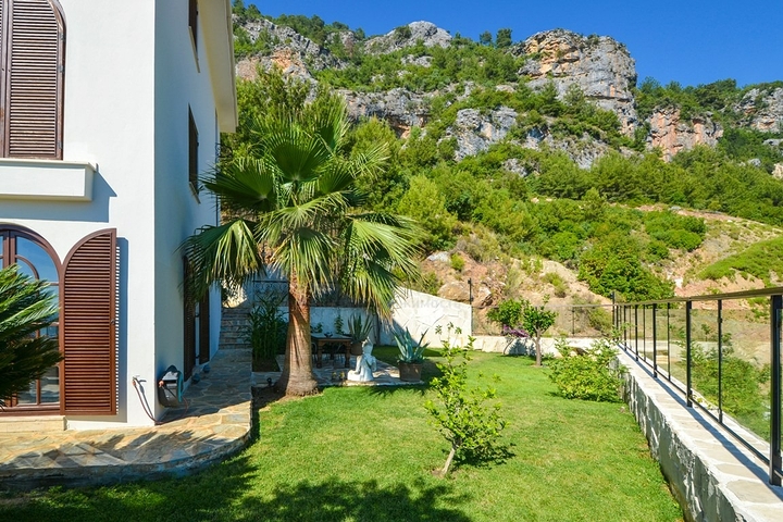 Вилла в средиземноморским стиле с панорамным видом. 