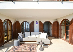 Вилла в средиземноморским стиле с панорамным видом. 