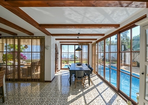 Вилла в средиземноморским стиле с панорамным видом. 