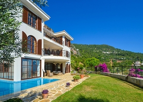 Вилла в средиземноморским стиле с панорамным видом. 