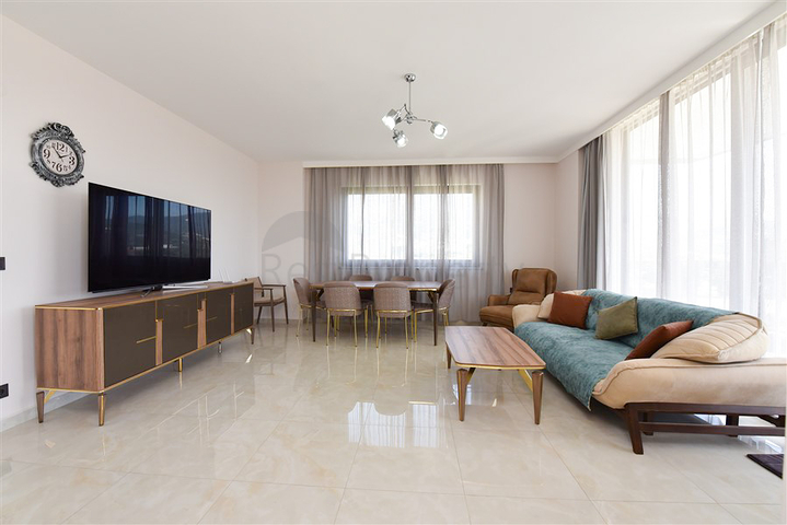 Квартира 2+1 с кладовой в районе Махмутлар